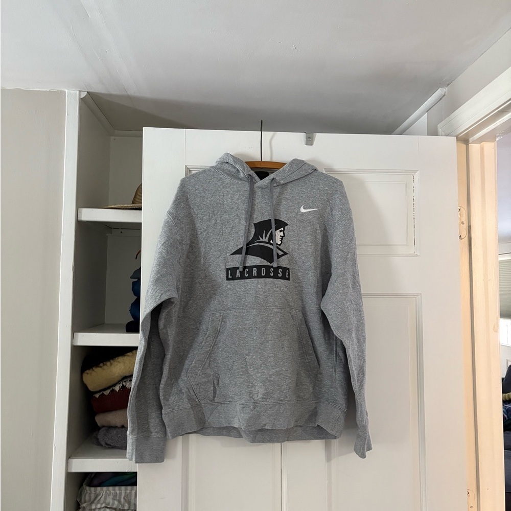 Men's Nike Grey Providence Friars Logo Club Fleece Pullover Hoodie - Picture 1 of 4
